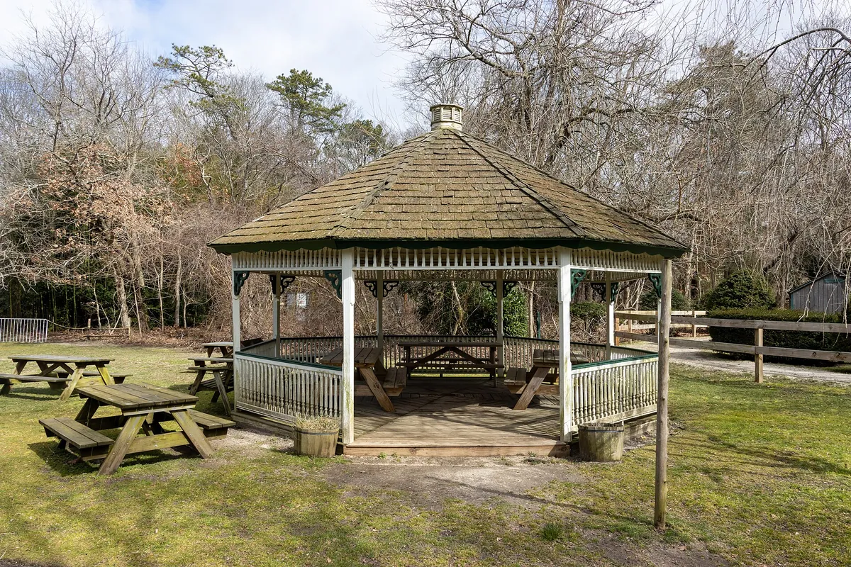 Long Island Game Farm