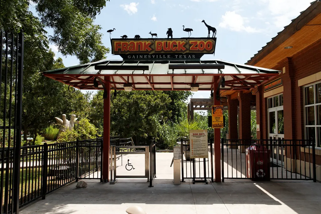 Frank Buck Zoo